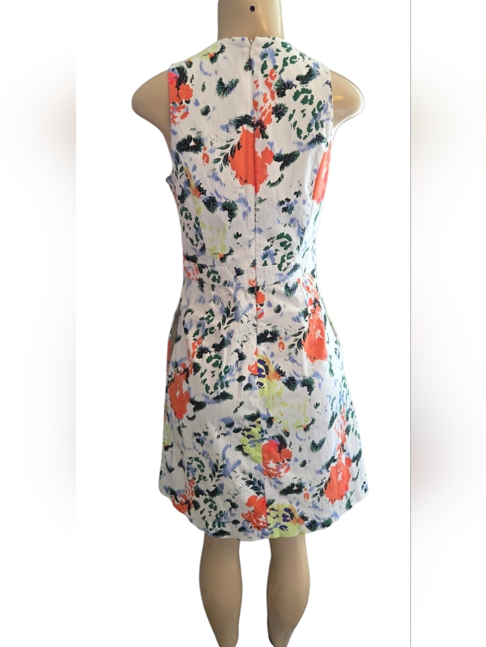 GAP Floral Fit & Flare Dress Size 6 White Multicolor Pockets Sleeveless - Picture 3 of 5